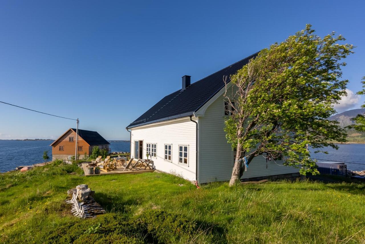 Villa Borgvag - A Unique Seafront Villa In The Heart Of Lofoten Bostad Luaran gambar